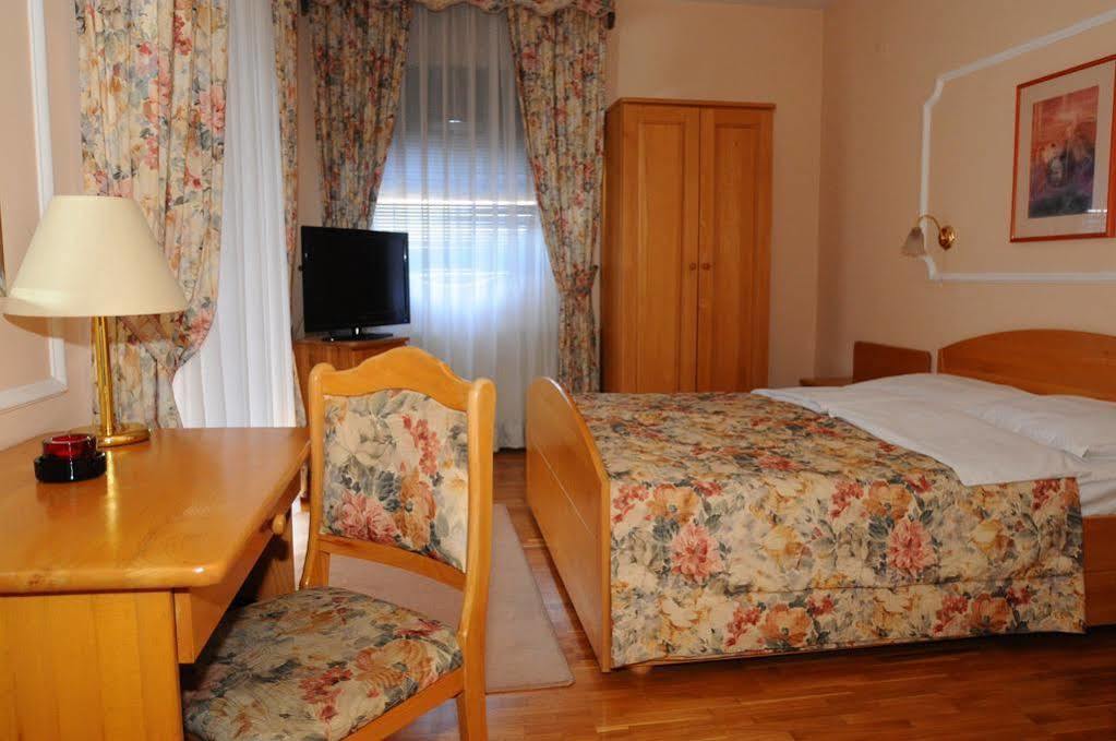 Hotell Vienna 3*